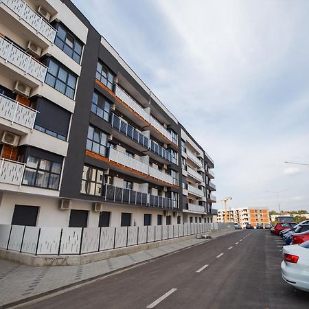 Pinky Black Escape Oradea Exterior photo